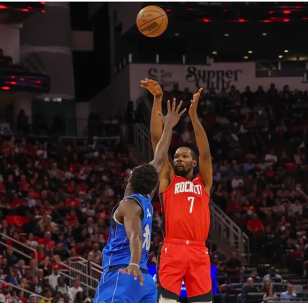 配资怎么开户 杜兰特三当家火箭险胜独行侠，克莱汤普森全场仅5分，泯然众人